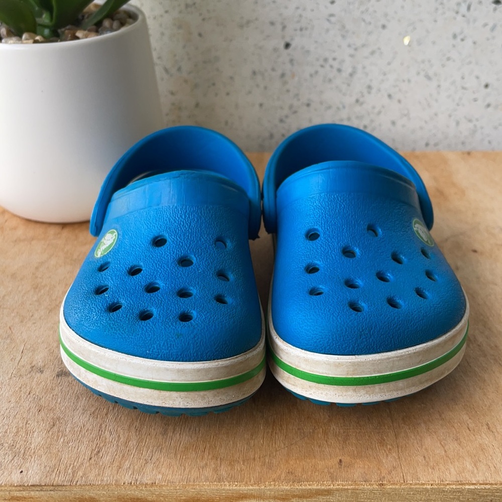 Toddler Crocs - Picture 2 of 6